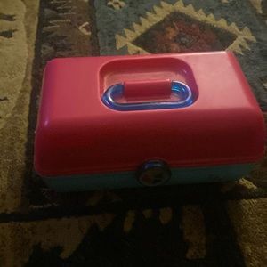 One tier on the go caboodle